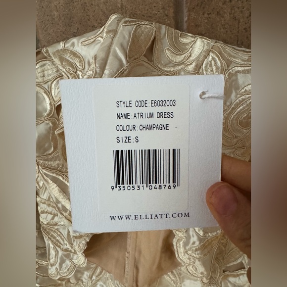 NWT Elliatt Atrium Dress - Picture 7 of 12